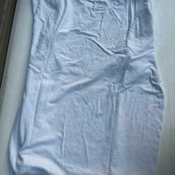 white nike tee - Picture 2 of 3